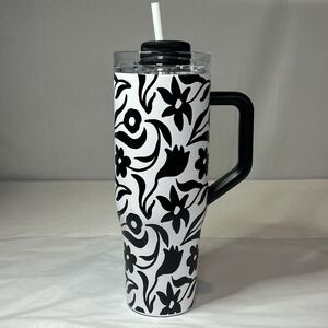 NWOT 40 OZ BLACK WHITE CUP STAINLESS STEEL HANDLED BEVERAGE HOLDER CAP STRAW